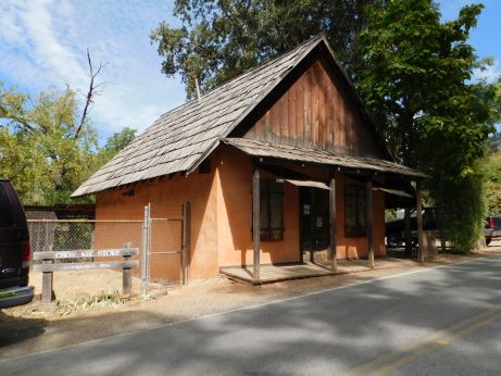 [Picture of Chew Kee Store]